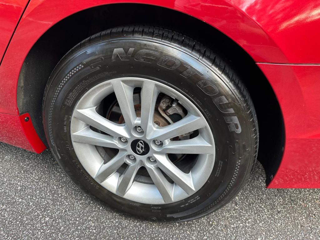 2017 Hyundai Sonata Base - Photo 9