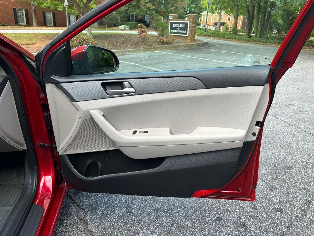 2017 Hyundai Sonata Base - Photo 31