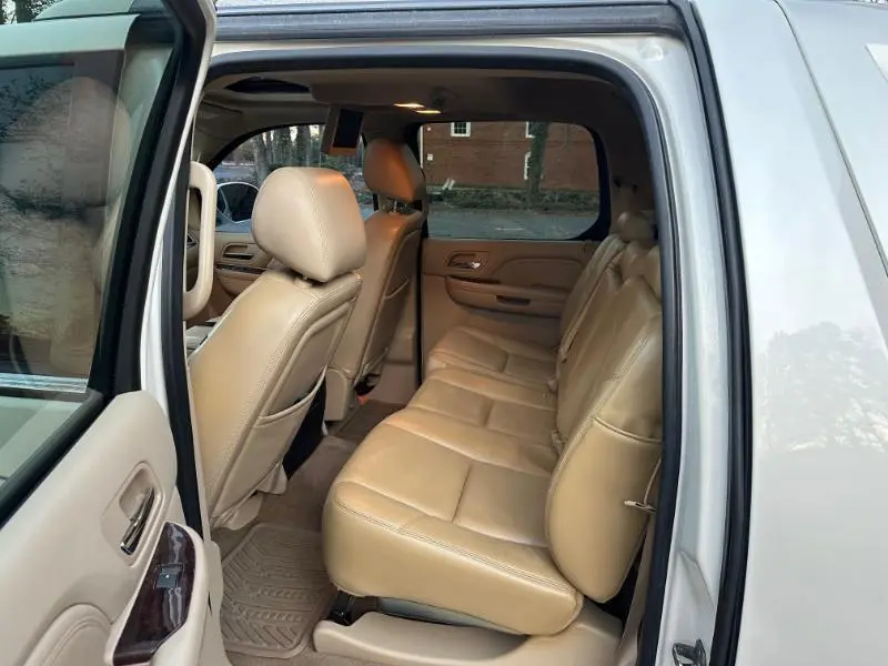 2011 Cadillac Escalade EXT Premium - Photo 18