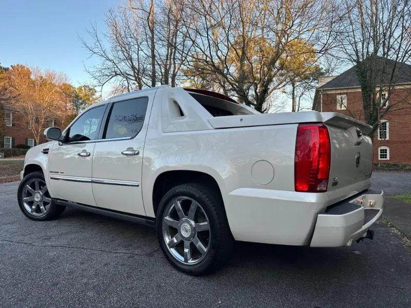 2011 Cadillac Escalade EXT Premium - Photo 9