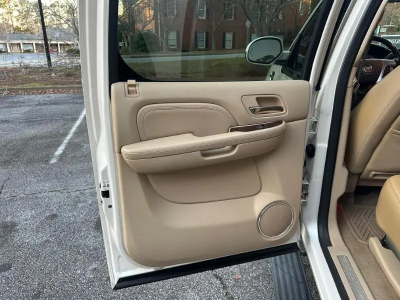 2011 Cadillac Escalade EXT Premium - Photo 17