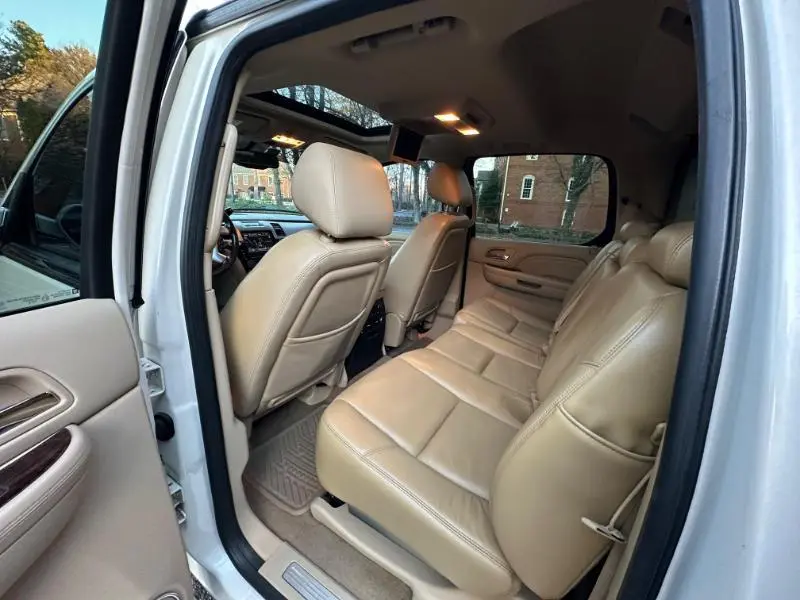 2011 Cadillac Escalade EXT Premium - Photo 19