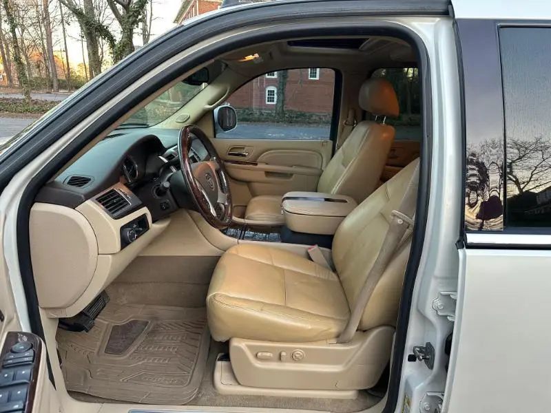 2011 Cadillac Escalade EXT Premium - Photo 23