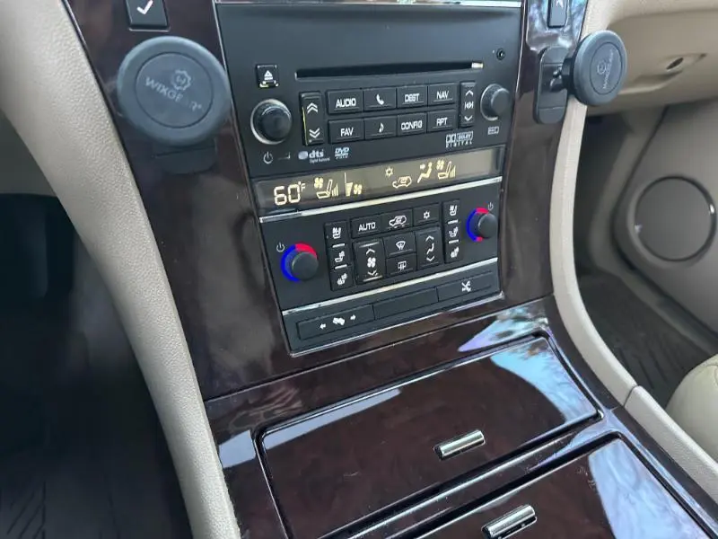 2011 Cadillac Escalade EXT Premium - Photo 32