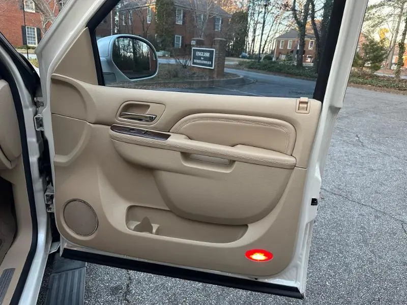 2011 Cadillac Escalade EXT Premium - Photo 41