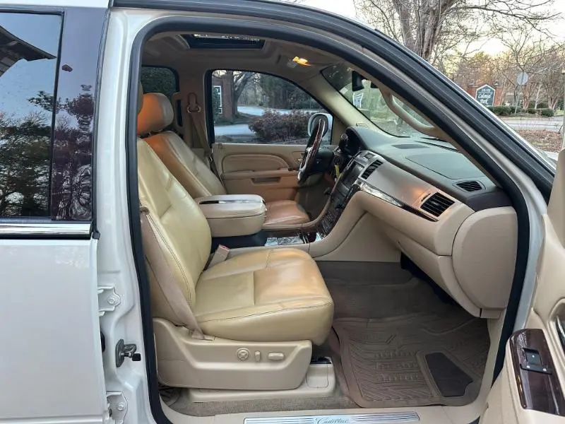 2011 Cadillac Escalade EXT Premium - Photo 42